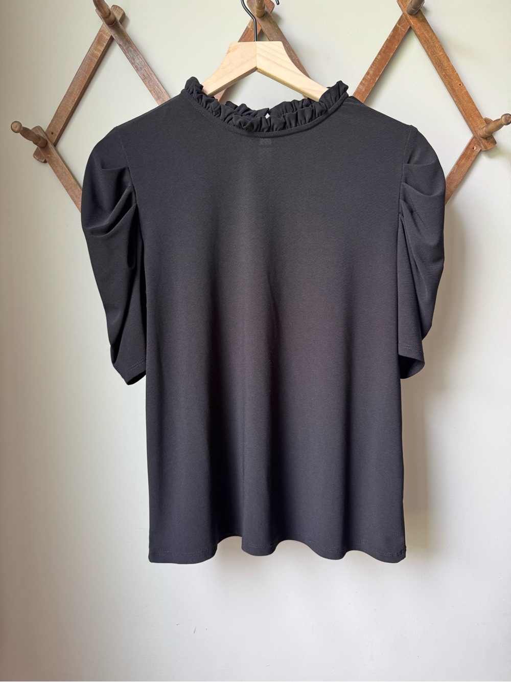 CeCe by Cynthia Steffe Black Puff Sleeve Ruffle Neck Blouse Size Large